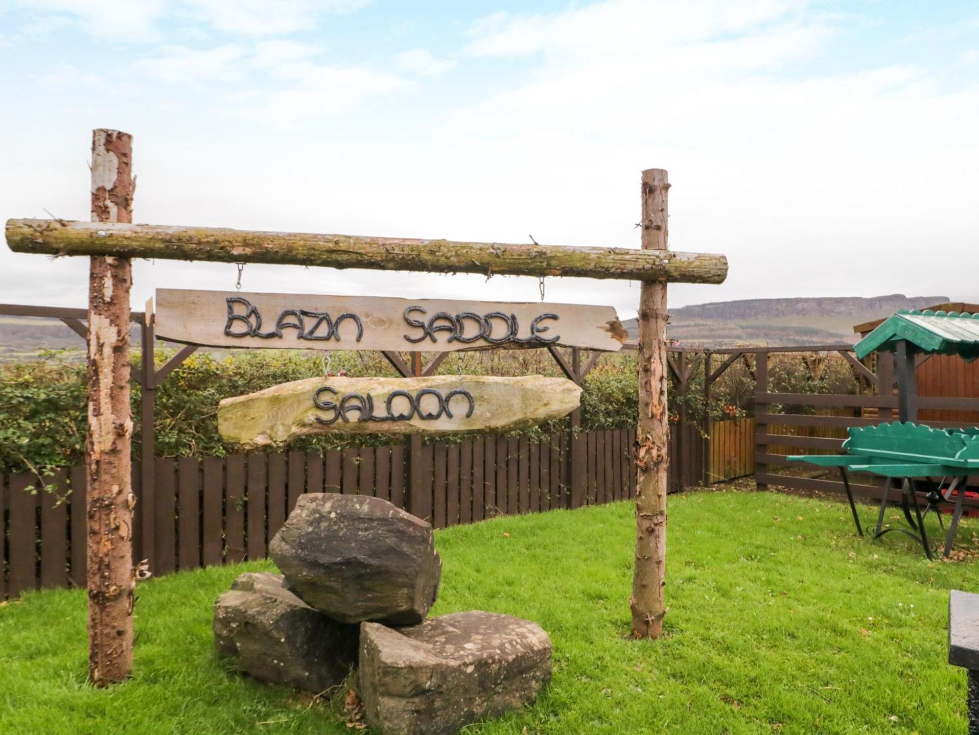 Apache Falls Lodge Limavady Luaran gambar