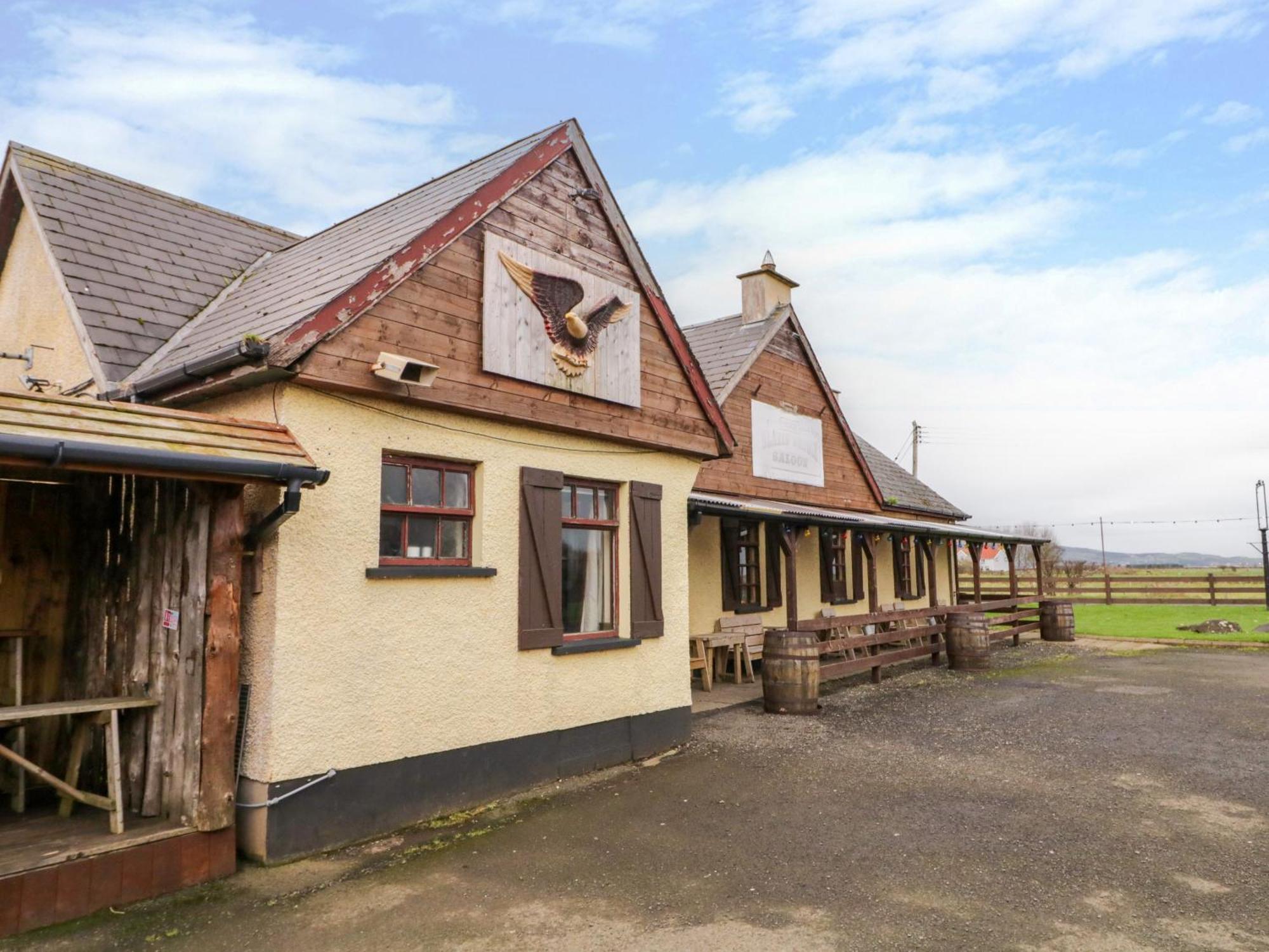 Apache Falls Lodge Limavady Luaran gambar
